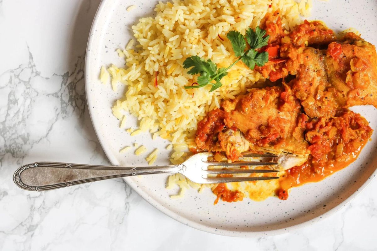 chicken curry with saffron brown rice